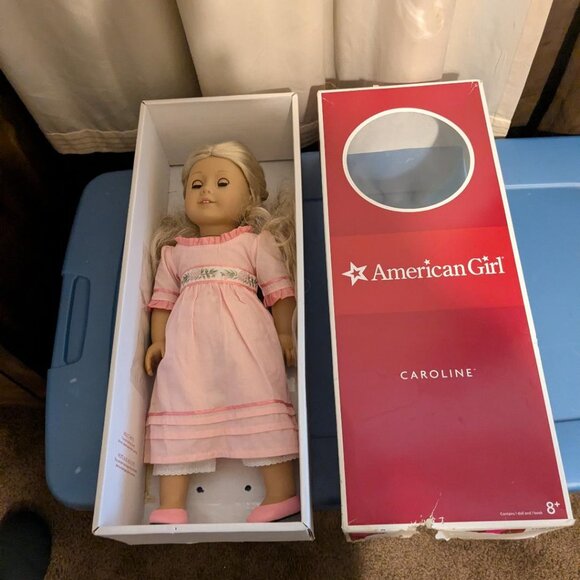AMERICAN GIRL DOLL-Caroline-Historical Character 2012, retired. - Picture 4 of 4